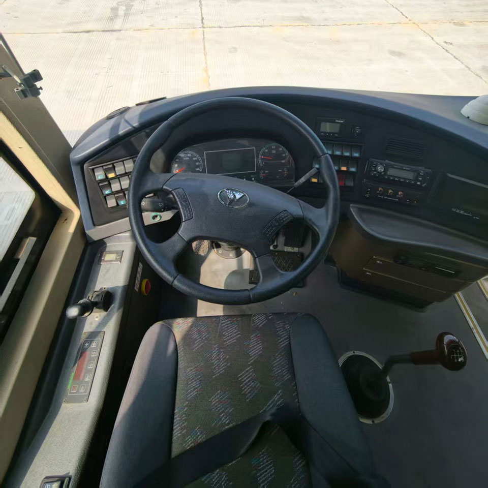 Neoplan 38 o'rinli dizel avtobusi