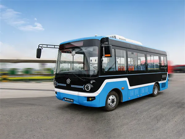 14 o'rindiq toza elektr jamoat avtobusidan foydalangan