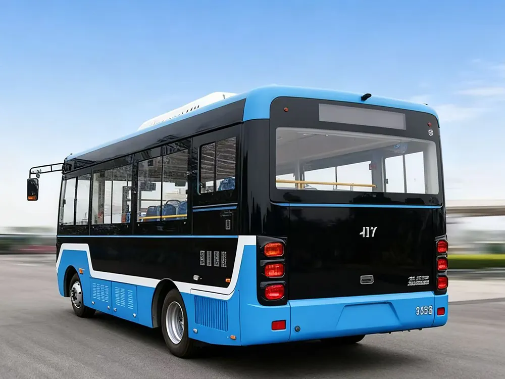 14 o'rindiq toza elektr jamoat avtobusidan foydalangan