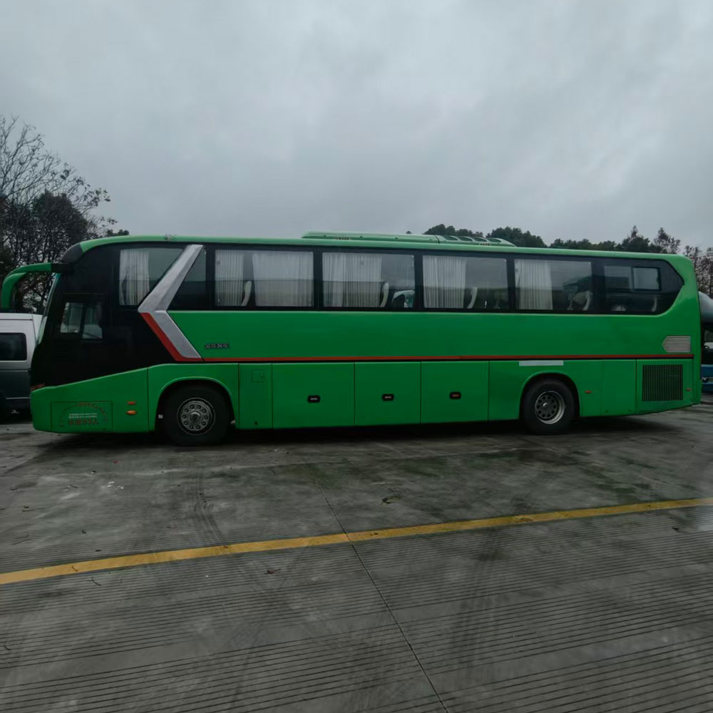 Kinglong 53 o'rindiqli dizel avtobusi