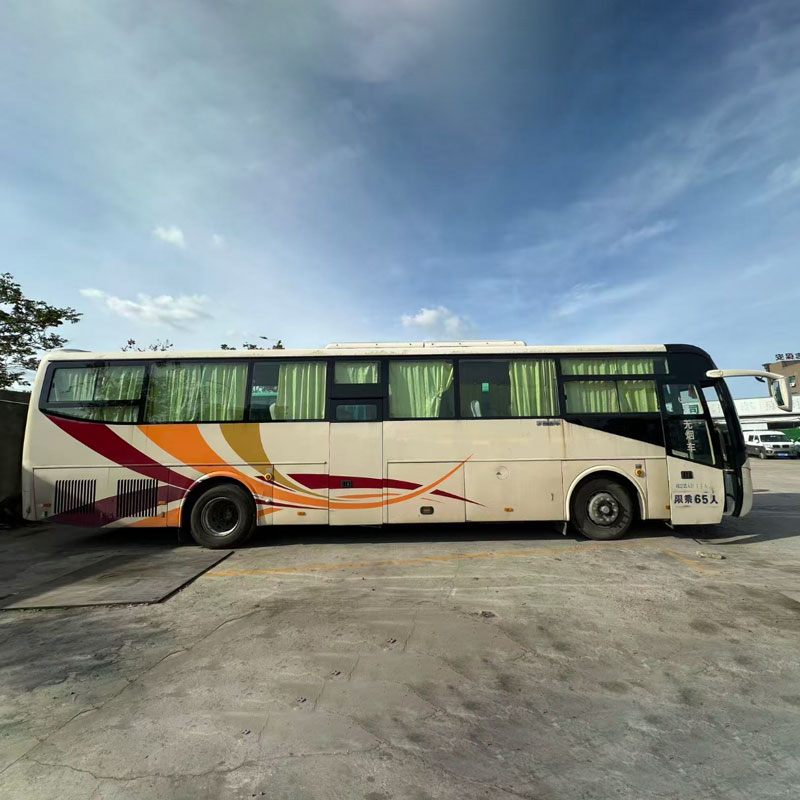 Yutong 65 o'rindiqli dizel avtobusi