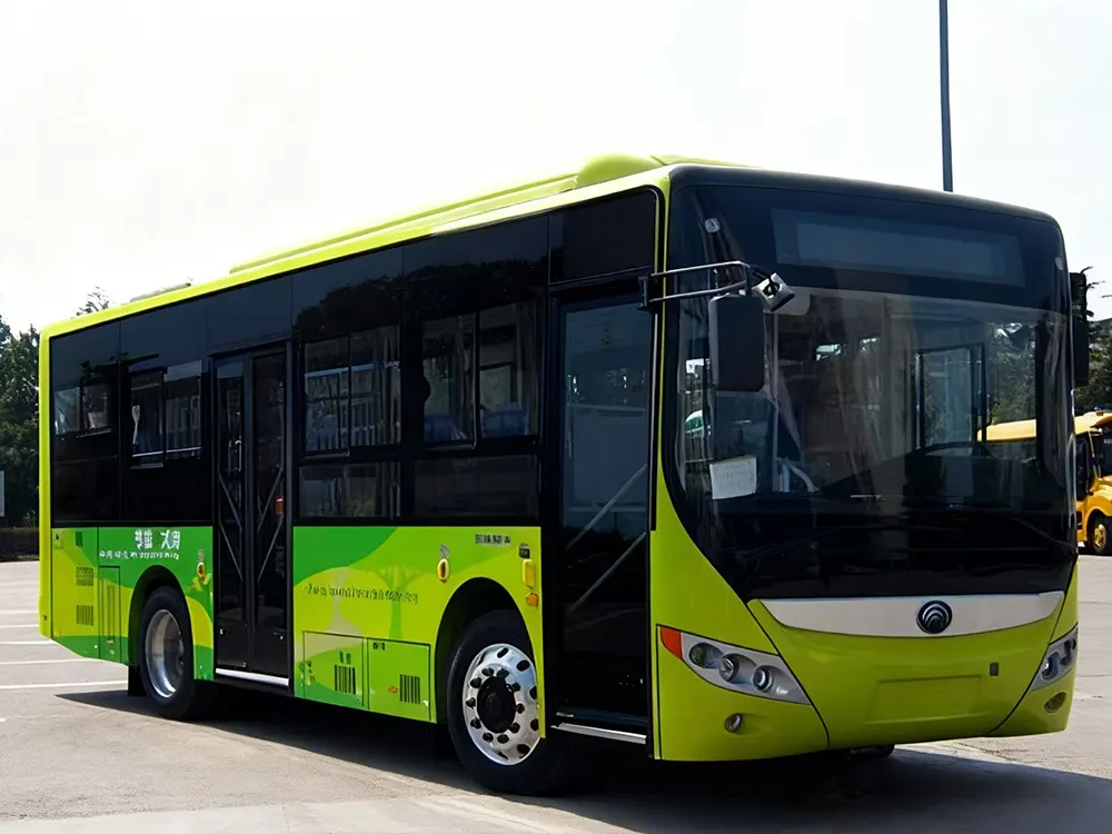 32 o'rinli toza elektr avtobusidan foydalangan