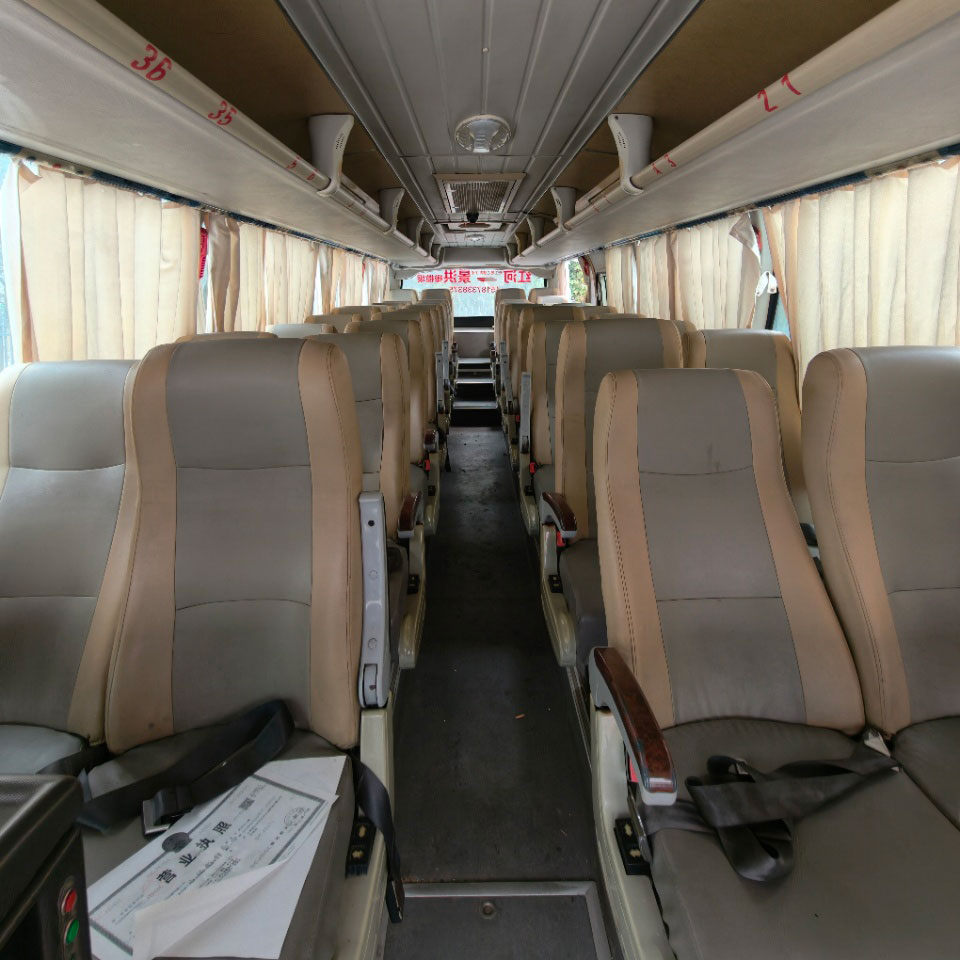 Neoplan 37 o'rindiqli dizel avtobusi