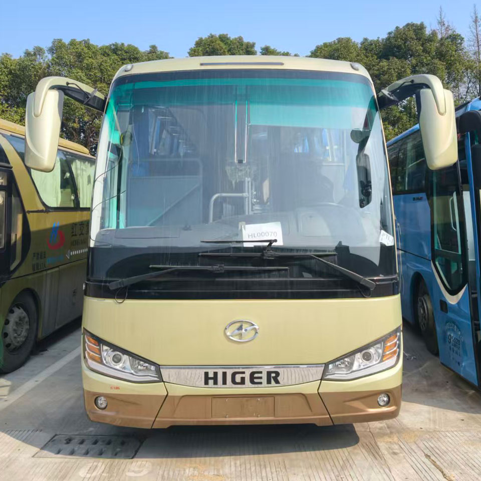 Yutong 54 o'rindiqli dizel avtobusi Yutong 54 o'rindiqli dizel avtobusi