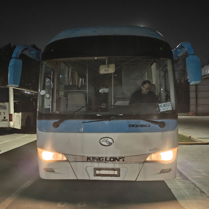 Yutong 67 o'rindiqli dizel ikkinchi qo'l avtobus Yutong 67 o'rindiqli dizel ikkinchi qo'l avtobus